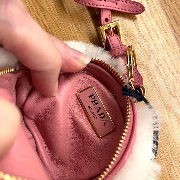 Prada fur heart bag charm/ coin purse - Picture 5 of 6